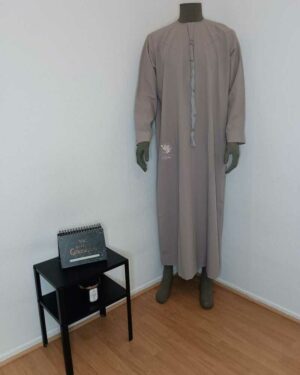 Qamis Assobi Gris Taupe